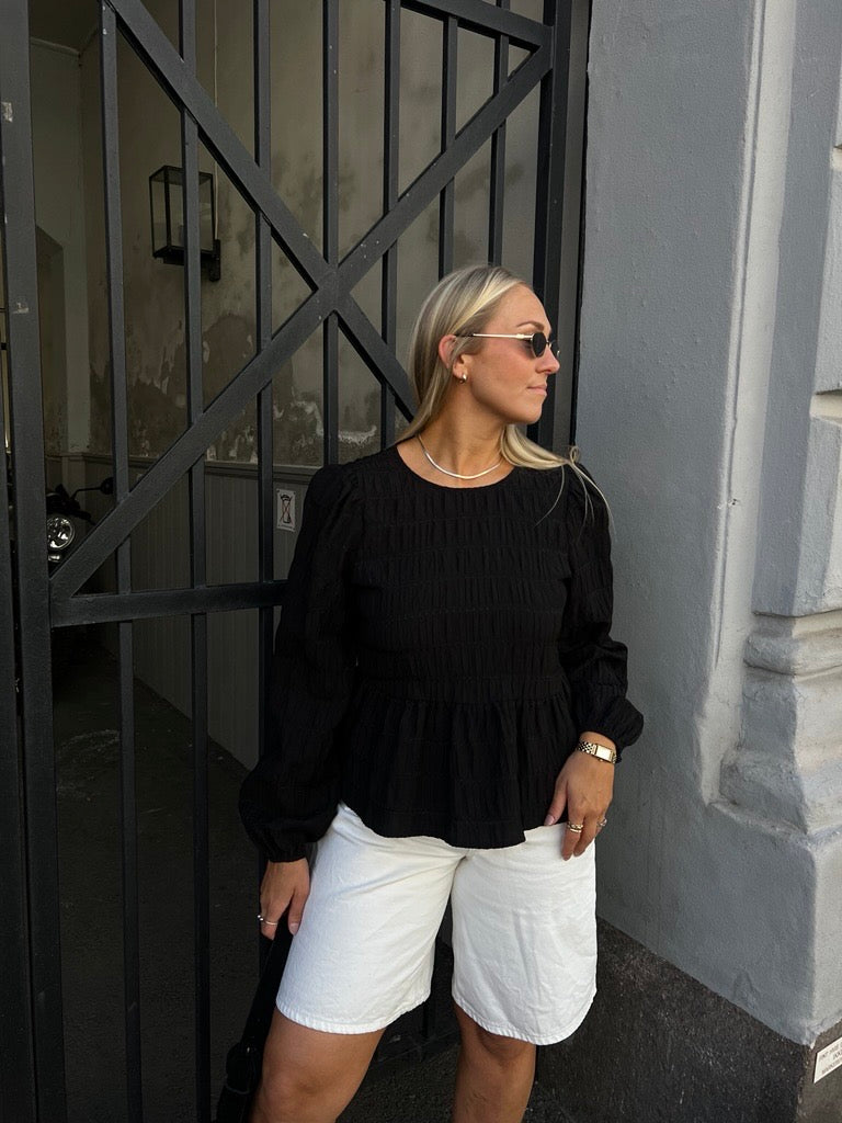 VMERMA Top - Black